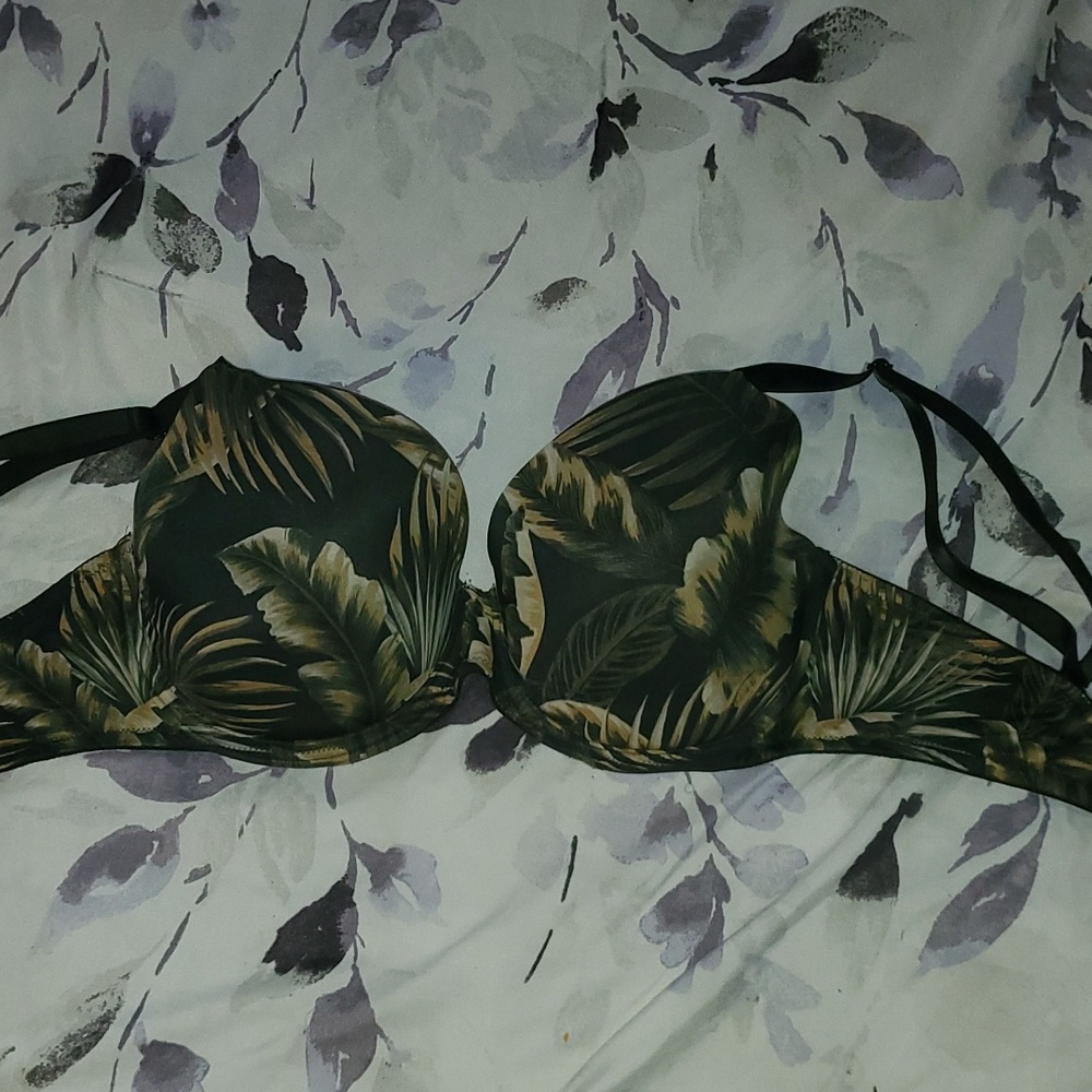 Pink victoria secret bra